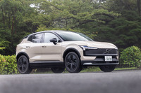2026年7月に販売が開始されたボルボの特別仕様車「EX30クロスカントリー ウルトラP5ロングレンジ エレクトリック」に試乗。ヨーロッパでも2027年モデルとして追加されたばかりのニューカマーである。
