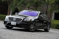 新開発の直6エンジンを搭載する「メルセデス・ベンツS450」。日本では2018年3月1日に発表された。