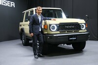 長年「ランドクルーザー」の開発に関わってきた“ミスター・ランクル”小鑓貞嘉さん(写真)は、今回発表された最新型でも主査を務める。「“70”系はランクルファミリーの主軸。日本市場にも残していきたいと思い続けてきて、ようやく再販のチャンスがやってきました」と、ランクル愛はますます熱くなっている様子。