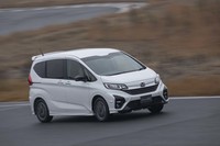 第635回:タウンスピードでも味わえるエアロダイナミクス 「モデューロX」自慢の“実効空力”を試す