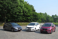 左から「RS Honda SENSING」「ハイブリッドL Honda SENSING」「ハイブリッドS Honda SENSING」。