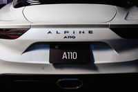 2代目「A110」は、果たしてエンジンを搭載した最後のアルピーヌ車となるのか? 今後もアルピーヌの動向や発信する情報に注目していきたい。