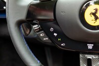 「eマネッティーノ」には「Qualify」「Performance」「Hybrid」「eDrive」の4種類の設定を用意。エンジンを回して、バッテリーを充電しながら走ることもできる。