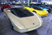 「ニヴォラ」1990年コンセプト。「シボレー・コルベット」の再解釈であるものの、同車のV8エンジンはミドシップに変更され、後輪操舵も備えていた。“Nivola”とは伝説のドライバー、タツィオ・ヌヴォラーリにちなんだネーミング。