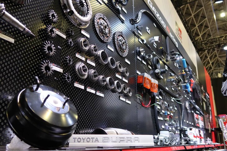 2023年に発売を予定している「GRパーツ」「GRヘリテージパーツ」も会場に並べられた。
