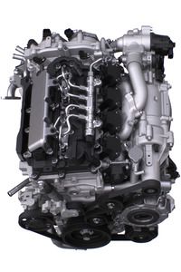 「SKYACTIV-X」には24Vのマイルドハイブリッド機構が組み合わされる予定だ。