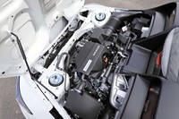 キャビン後方には0.66リッター直3ターボエンジンが横置きされる。機関については特別なチューニングは施されていない。