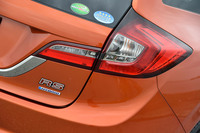 リアコンビランプも、ダーク調の「RS」専用品が与えられる。