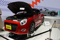 「K-OPENランニングプロト」は、いわば次期「コペン」のテスト車両。「K-OPEN」とともに展示されることで、開発にかけるダイハツの本気度が示された。