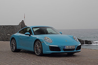 「ポルシェ911」
	カラフルな991型フェイズ2、カナリア諸島のテナリフェ島にて。3リッターターボのフィールが気になるところ。
	(写真=ポルシェ・ジャパン)