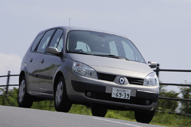 【スペック】全長×全幅×全高=4495×1810×1635mm/ホイールベース=2735mm/車重=1560kg/駆動方式=FF/2リッター直4DOHC 16バルブ(133ps/5500rpm、19.5kgm/3750rpm)/価格=279万8250円(テスト車=同じ)