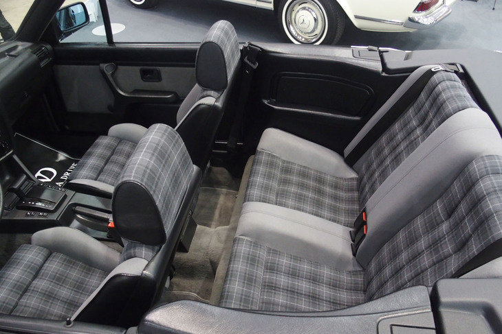 BMW 320iカブリオレ(1989年)