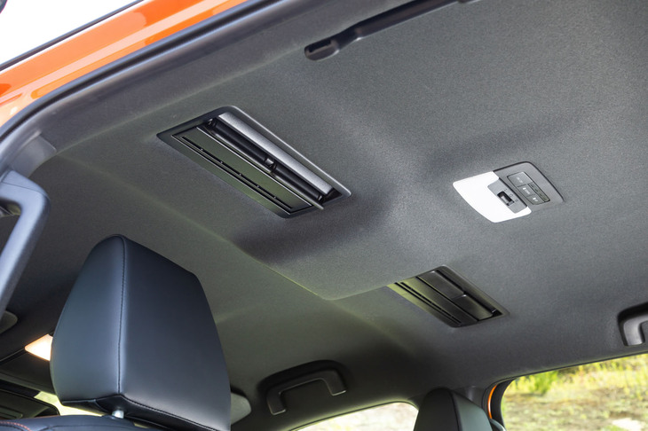 三菱トライトンGSR(ルーフ)