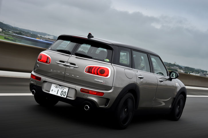 「MINIクーパーSD クラブマン」のJC08モード燃費は22.7km/リッター。ガソリン車「MINIクーパーS クラブマン」の16.6km/リッターを大幅に上回る。