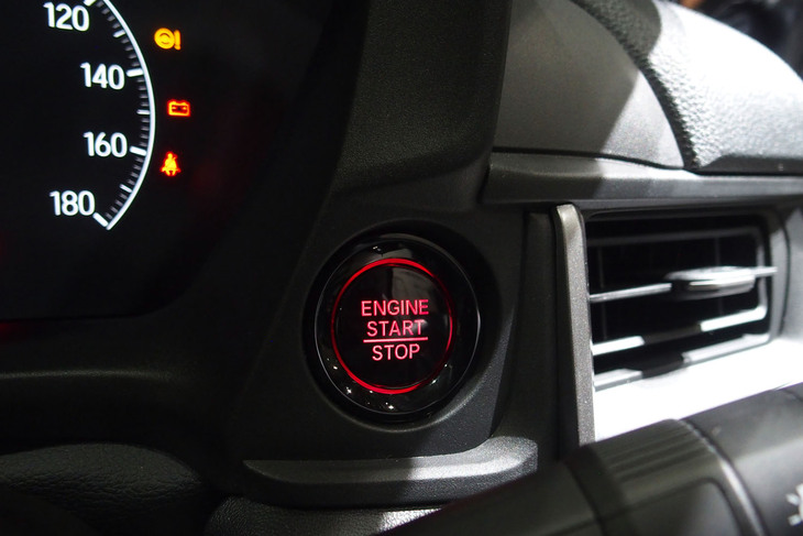 ホンダWR-V(エンジンスタート/ストップスイッチ)