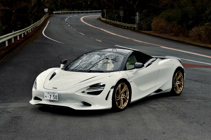 【マクラーレン750Sのスペック】
	ボディーサイズ:全長×全幅×全高=4569×1930×1196mm/ホイールベース:2670mm/車重:1277kg(乾燥重量)/1389kg(DIN)/駆動方式:MR/エンジン:4リッターV8 DOHC 32バルブ ツインターボ/トランスミッション:7段AT/最高出力:750PS(552kW)/7500rpm/最大トルク:800N・m(81.6kgf・m)/5500rpm/タイヤ:(前)245/35ZR19 93Y XL/(後)305/30ZR20 103Y XL(ピレリPゼロ)/燃費:12.2リッター/100km(約8.2km/リッター 欧州複合モード)/価格:3930万円
	
	【取材時の燃費データ】
	テスト距離:255.5km(市街地1:高速道路8:山岳路1)/使用燃料:41.7リッター(ハイオクガソリン)/参考燃費:6.1km/リッター(満タン法)/7.5km/リッター(車載燃費計計測値)