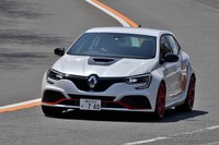 ルノー・メガーヌ ルノースポール トロフィーR(前編)の画像
