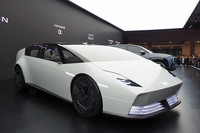 新開発のBEV専用アーキテクチャーをベースに開発された「ホンダ0シリーズ」のフラッグシップモデル「ホンダ0サルーン プロトタイプ」。
