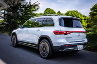 回生ブレーキは、4段階の制動力から選択できる。標準設定の「D」を基準に、コースティング程度まで制動が弱まる「D+」や中程度の制動となる「D-」、走行や道路状況を加味し自動で制動力を調整する「D Auto」が用意される。