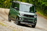 「デリカミニ」「eKスペース」「ルークス」とも開発は日産主導だが、デリカミニの4WDモデルは「デリカD:5」のスタッフが三菱のコースで開発したとされている。