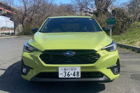 現行型の「インプレッサ」は、2023年4月に登場。初代から数えて6代目にあたる。ボディー形状は5ドアハッチバックの1タイプのみとなった。5ドアハッチバックはそれまで「インプレッサ スポーツ」と呼ばれていたが、フルモデルチェンジを機に名称がシンプルなインプレッサに変更された。