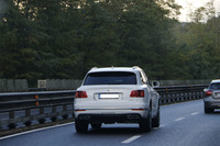 本稿執筆の数日前、筆者が住むシエナの周辺道路で目撃した「ベントレー・ベンテイガ」。スロバキアのナンバーが付いていた。