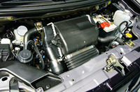 ekスポーツ「R」に搭載される、インタークーラー付きターボエンジン。