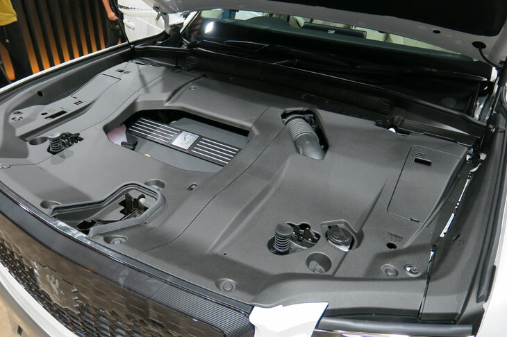 トヨタ・センチュリー(エンジンルーム)