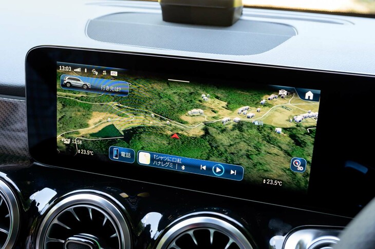 改良ではナビゲーションシステムもメルセデス・ベンツ最新のものにアップデート。オプションでARナビも用意される。