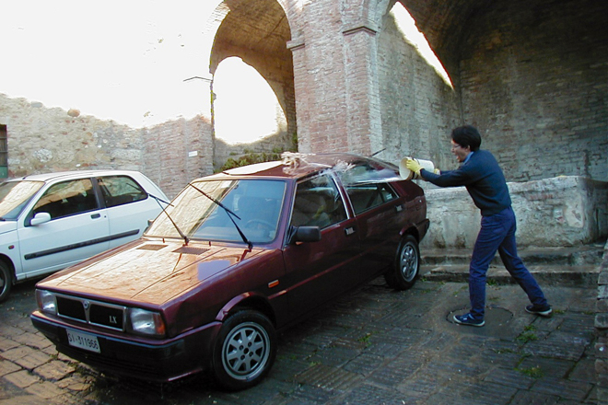 第298回：イタリア式コイン洗車場で発散せよ！ 【マッキナ あらモーダ！】 - webCG