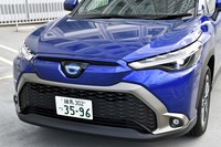 フロントまわりのデザインは、海外仕様車とは異なっている。個性的なBi-Beam LEDヘッドランプも日本仕様車独自の装備。