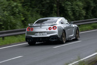 デビューから17年を経ているが、今でもその動力性能は一級品。価格はだいぶ上がったが、2025年モデルもすでに完売状態だ。