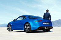 「アルピーヌA110」仕様変更 ベーシックモデルが1000万円目前にの画像