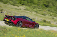 シャシーコントロールのPCCはPCCIIに進化。そのドライビングモードはコンフォート、スポーツ、トラックから選択できる。