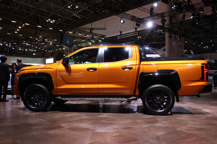 三菱トライトン