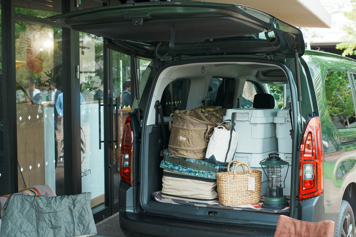 シトロエン・ベルランゴ ロングMAX BlueHDi(荷室)