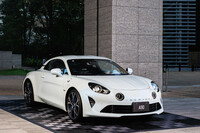 2018年に、日本にも導入された2代目「A110」は、2026年7月に本国での生産が終了した。これまでに約3万台が生産され、世界の愛好家の手に渡ったという。
