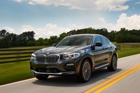 「X4 xDrive30i」の0-100km/h加速は6.3秒。最高速度は240km/h。