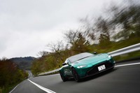 走行モードはS(スポーツ)、S+、トラックの3種類。ステアリングスポークにあるスイッチの操作で切り替える。