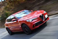 「ステルヴィオ クアドリフォリオ」が0-100km/h加速に要する時間は3.8秒。最高速度は283km/hと公表される。