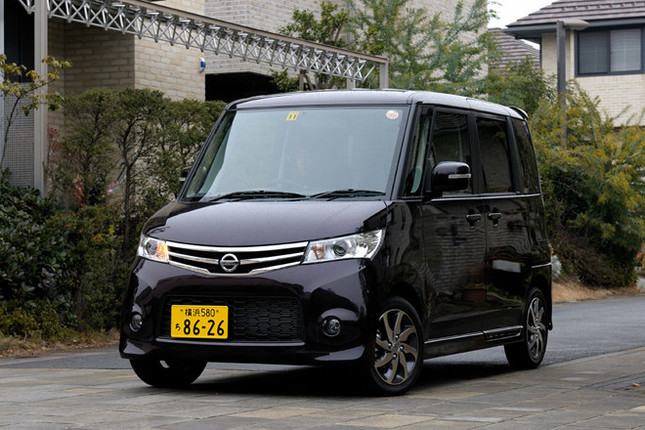 【スペック】全長×全幅×全高=3395×1475×1735mm/ホイールベース=2400mm/車重=960kg/駆動方式=FF/0.66リッター直3DOHC12バルブターボ(64ps/6000rpm、9.7kgm/3000rpm)/価格=159万6000円(テスト車=184万8990円/HDDナビゲーションシステム=20万9100円/ETCユニット=2万2890円/特別塗装色=2万1000円)