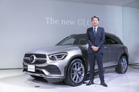 最新の「GLC/GLCクーペ」発表会に登壇し、車両を紹介したメルセデス・ベンツ日本の上野金太郎 代表取締役社長兼CEO。