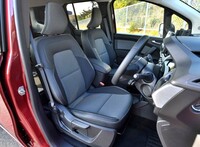 プジョー408 GTハイブリッド(FF/8AT)/マセラティ・グレカーレ トロフェオ(4WD/8AT)/ルノー・カングー ヴァリエテ カラーバンパー(FF/7AT)【試乗記】の画像