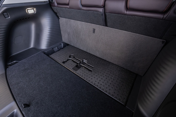 ホンダZR-V e:HEV Z(荷室床下)