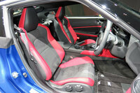 サイドサポートが大きく張り出したシート。新型「フェアレディZ」は2シーターとなっている。