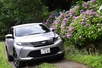 ボディーカラーは、テスト車のシルバーメタリックを含む全6色が用意される。