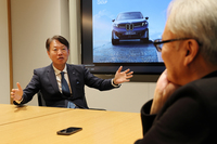 入社してすぐにBMWのスポーティーモデルの象徴である「M3」を試したという上野社長。メルセデスAMGの「C63」とはポジションこそ似ているが、運転感覚が大きく違うことに驚いたという。