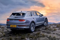 ベントレーがSUV「ベンテイガ」の改良版を発表 デザインを改め利便性も向上の画像