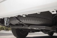 リアのフロア下にはフルサイズのスペアタイヤが用意されている。