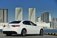 アルファ・ロメオ・ジュリア ヴェローチェ(4WD/8AT)/ジュリア スーパー(FR/8AT)【試乗記】の画像